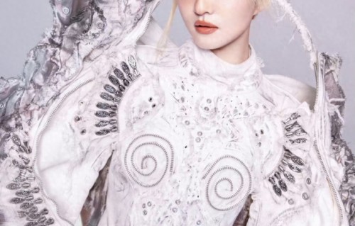 张韶涵新巡演炸场官宣，把演唱会做成闯关游戏，33城藏盲盒惊喜!_富贵的金猪猪。