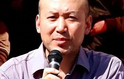 郭达春晚隐退惹人猜，娇妻底细不简单，现状如何？