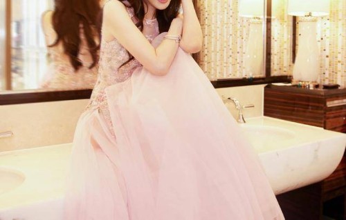 萧蔷，“嗲”式理性