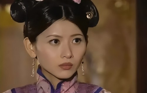 香港知名女星冻龄现身，家中藏鞋近百双总价20万！至今未婚已雪卵