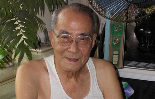 原来他已去世19年，用假名演一辈子戏，娶世界冠军，晚年却没人管