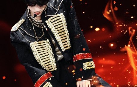 李煜东的“神图”是如何被粉丝进行二次创作并广泛传播的？|Get High|舞台直拍|明星路透|表情包|直拍