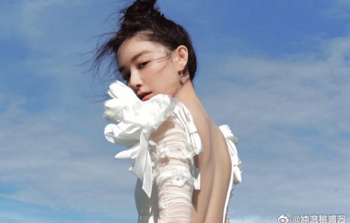 浪姐节目组为阚清子庆生送超大蛋糕