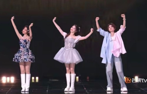 “翻车”的《心愿便利贴》爆红,背后藏着年轻人怎样的心愿?丨媒体札记|乘风2026|李小冉|唐艺昕|乘风破浪的姐姐|创造营2019