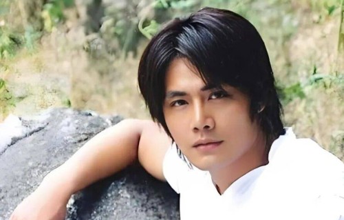 58岁邵兵近况曝光！娶美女演员张培生下龙凤胎，如今婚姻生活很幸福